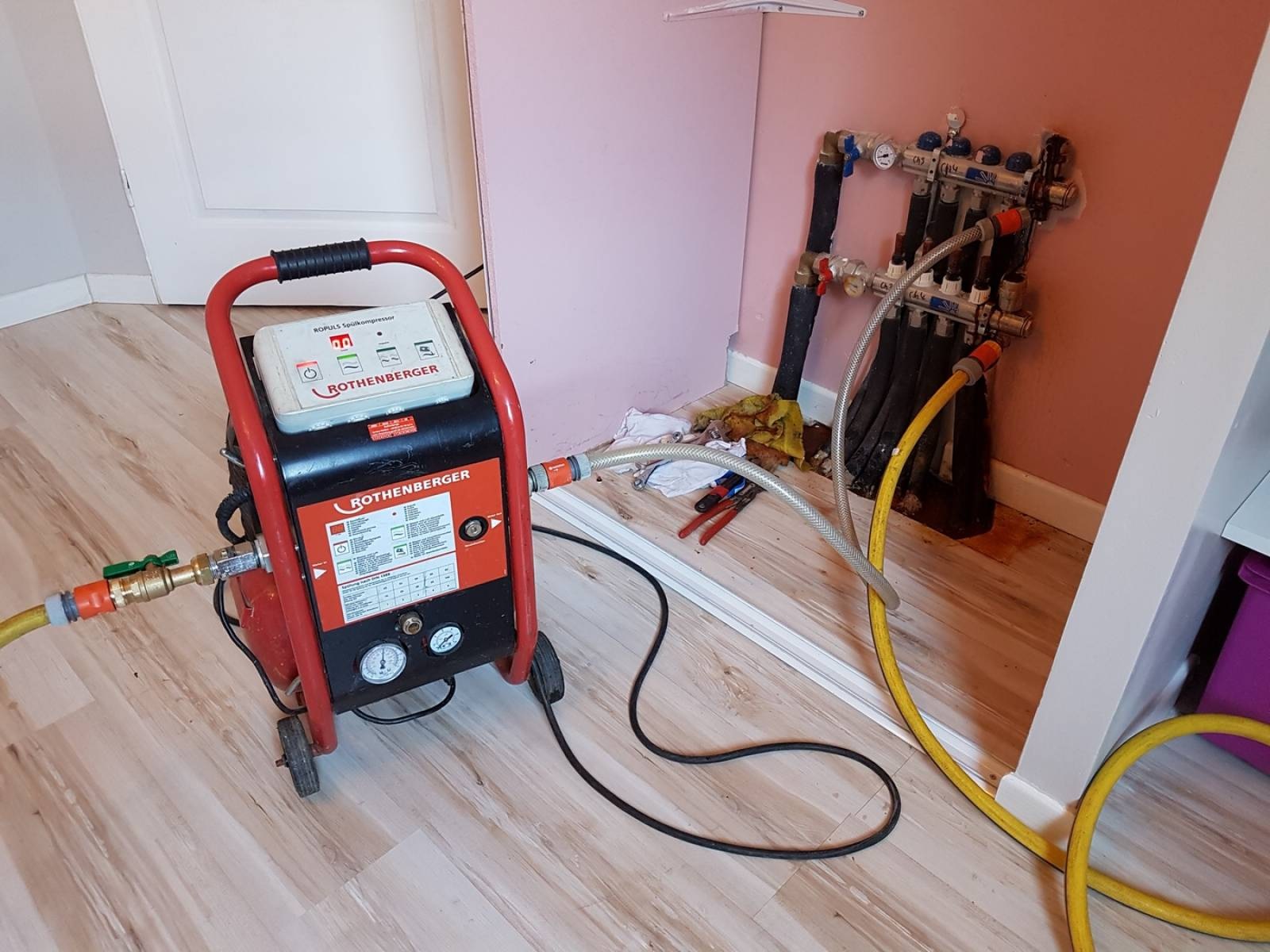 Maltepe Esenkent Vaillant Hermetik Şofben Kombi Bakımı